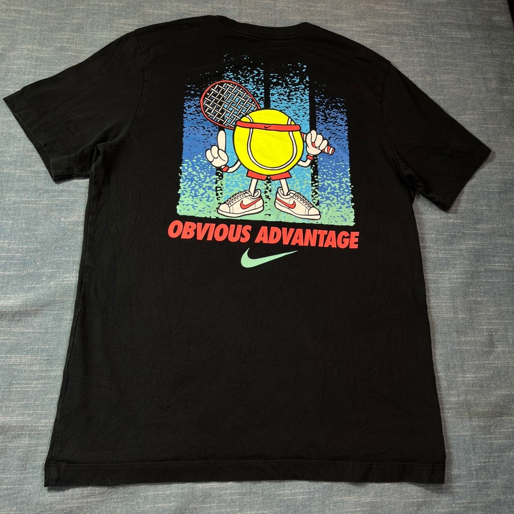 Nike Mens M Obvious Advantage Tennis Graphic T-Shirt FN0787-010 Black SS 2023